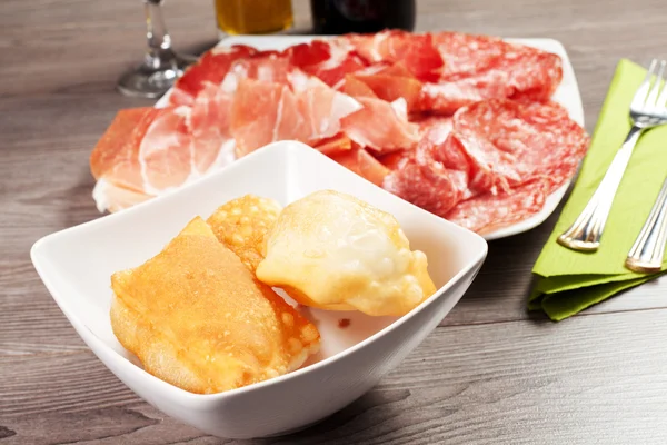 Crêpes au jambon et produits carnés — Photo