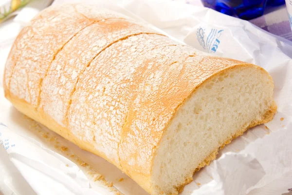 Brood op tafel — Stockfoto