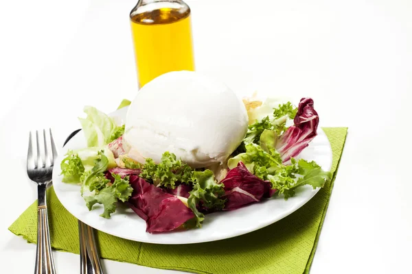 Mozzarella and salad — Stock Photo, Image