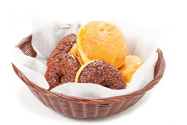 Slagroom en chocolade donuts — Stockfoto