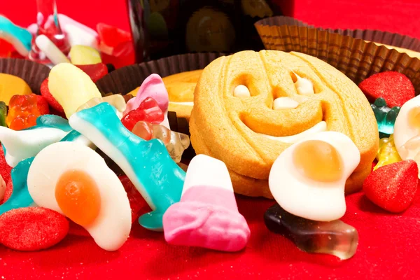 Halloween biscuits and candy — Stock Photo, Image