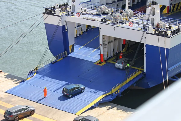 Embarquement sur un ferry — Photo