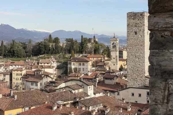 Den medeltida staden bergamo Stockbild