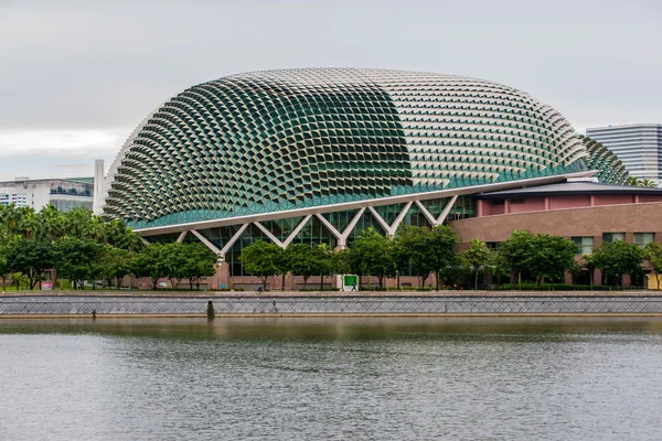 Esplanade tiyatrolar Singapur'da Körfez Marina — Stok fotoğraf