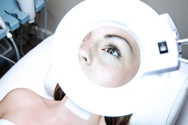 Woman in the clinic — Stock Photo, Image