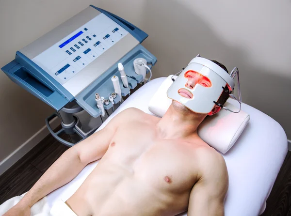Man in a beauty clinic — Stock Photo, Image