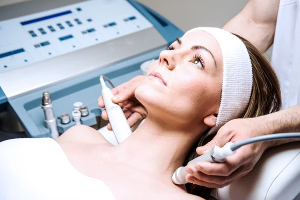 Woman in the clinic — Stock Photo, Image