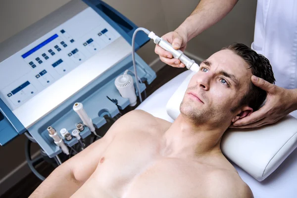 Men in a beauty clinic — Stock Photo, Image