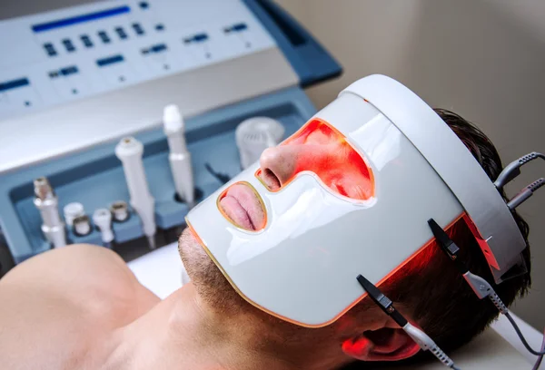 Man in a beauty clinic — Stock Photo, Image