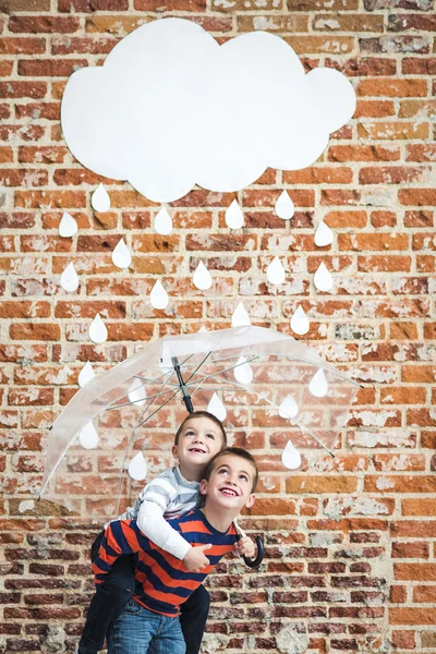 Little Children under White Cardboard Raindrops — Stock Photo, Image