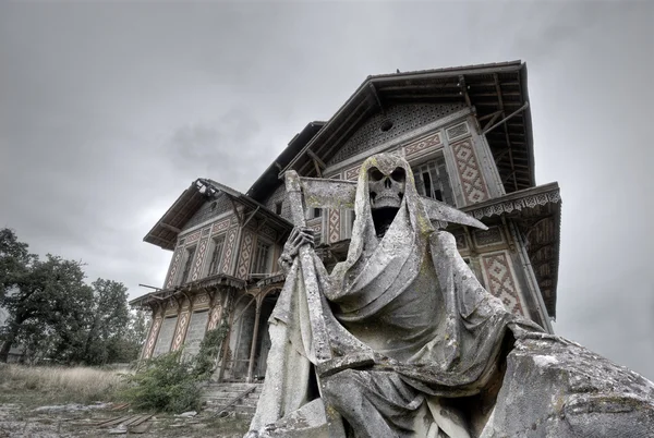 Hemsökt hus — Stockfoto