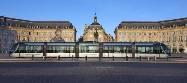 O bonde na cidade de Bordeaux — Fotografia de Stock