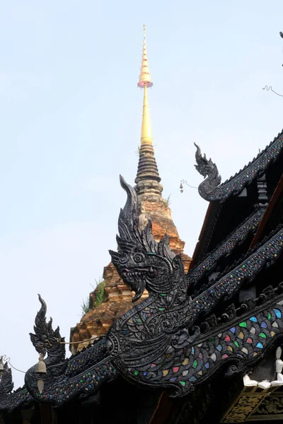 Ornaments Enshrined Roof Old Buddhist Temple — Φωτογραφία Αρχείου