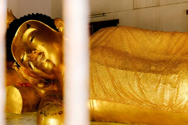 Βούδα Φυλαχτό Ανακλινόμενος Στάση Εικόνα Του Βούδα Είναι Στη Δεξιά — Φωτογραφία Αρχείου