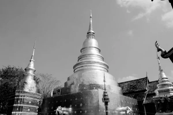Gold Pagoda Wat Phra Sing Waramahavihan Temple Phrae Province Thailand — Fotografia de Stock