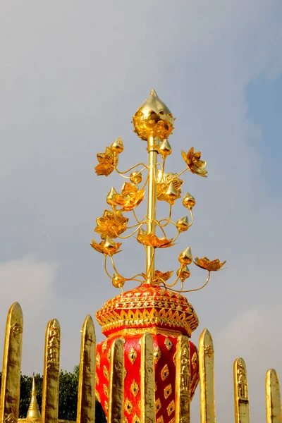 Χρυσός Από Άνθη Λωτού Στο Wat Phra Doi Suthep Chiang — Φωτογραφία Αρχείου