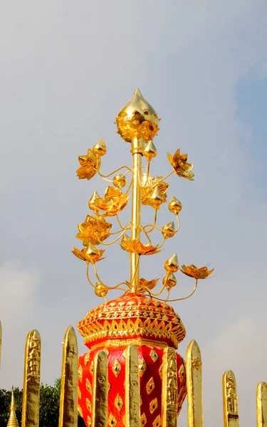 Χρυσός Από Άνθη Λωτού Στο Wat Phra Doi Suthep Chiang — Φωτογραφία Αρχείου