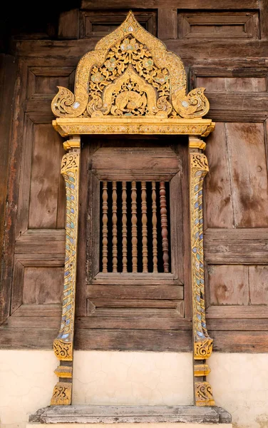 Παλιό Παράθυρο Στο Ναό Του Wat Phan Taotemple Τσιάνγκ Μάι — Φωτογραφία Αρχείου