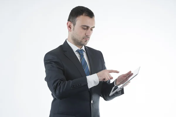 Empresário trabalha com tablet — Fotografia de Stock