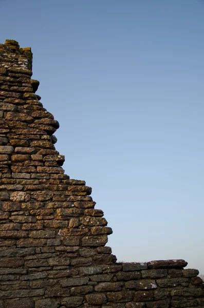 Broken stonewall — Stock Photo, Image