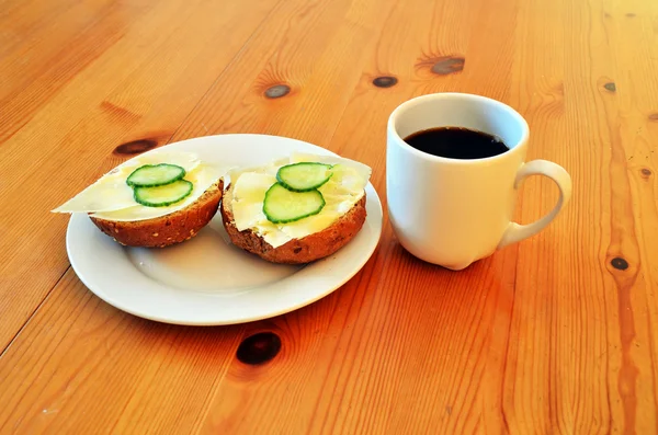 Pane e caffè nero — Foto Stock