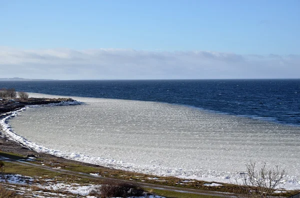 Glace flottante dans une baie — Photo