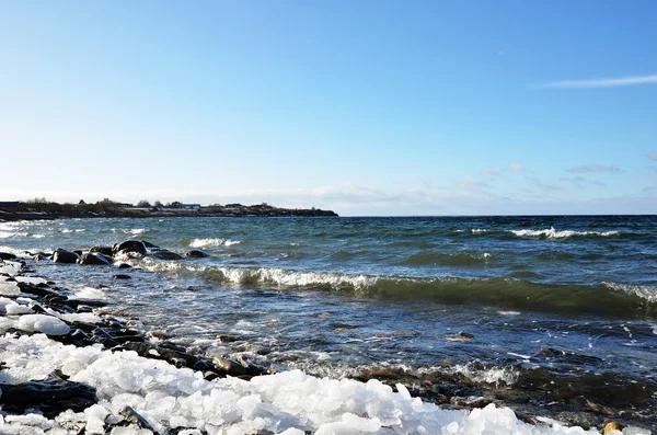O último gelo na costa — Fotografia de Stock