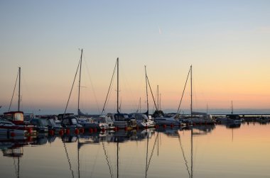 küçük tekne liman