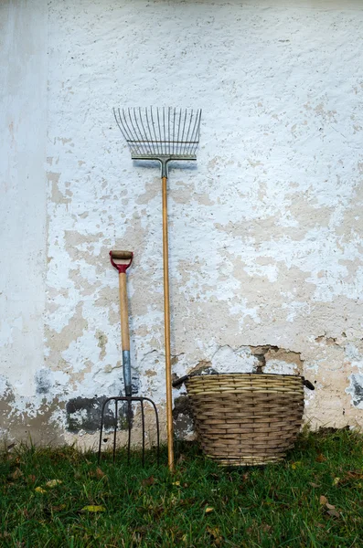 오래 된 정원 도구 — 스톡 사진