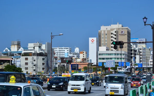 在冲绳县那霸市的交通繁忙 — 图库照片