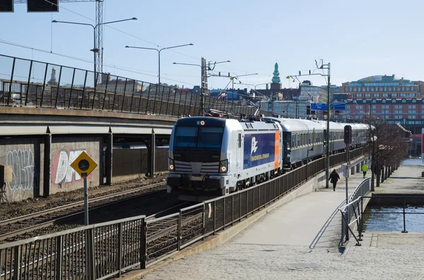 Llegada en tren a Estocolmo en Suecia — Foto de Stock