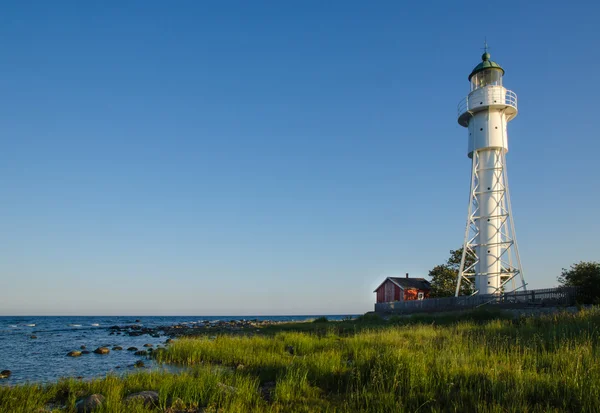 Hogby lighthouse by the coast of Baltic Sea in Sweden — Stock Photo, Image