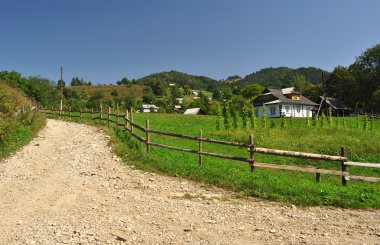 Dağlarda bir ev