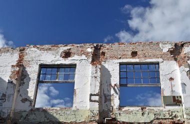 Eski Fabrika Harabeleri