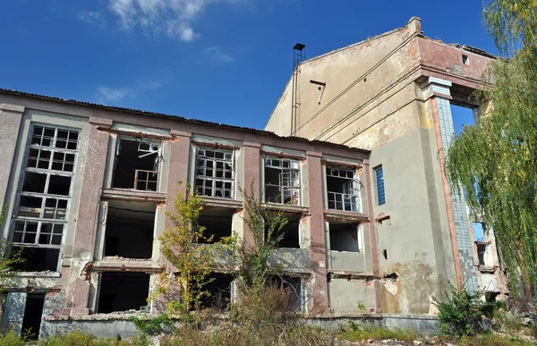 Oude fabrieksruïne — Stockfoto