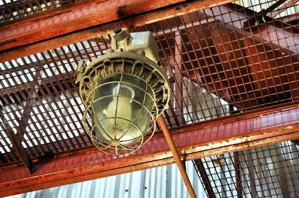 Lámpara fábrica — Foto de Stock