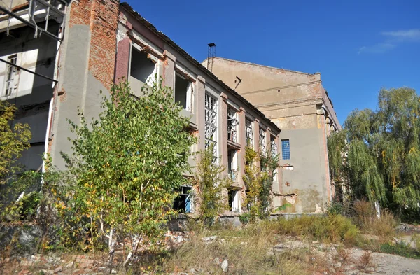 Ruinas de la vieja fábrica —  Fotos de Stock