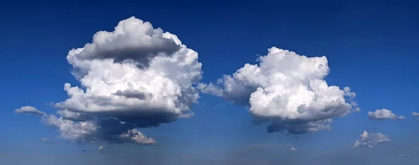 Nubes Cúmulos Panorama Del Cielo Azul —  Fotos de Stock