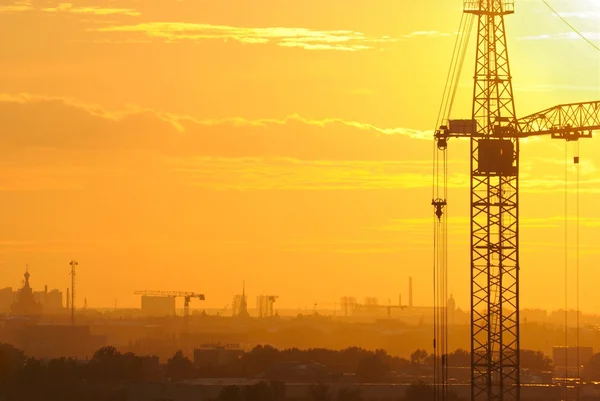 Cidade ao pôr do sol . — Fotografia de Stock