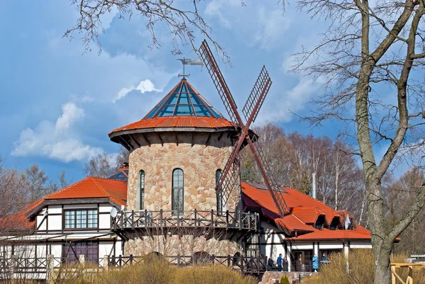 Windmühlenrestaurant. — Stockfoto