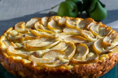 Casserole pie of cottage cheese with raisins and pears