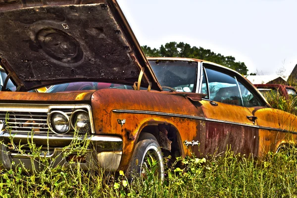 Rusty músculo carro — Fotografia de Stock