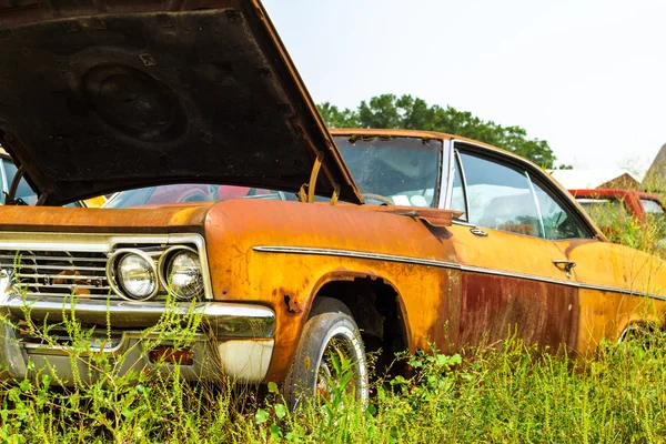 Voiture musculaire rouillée — Photo