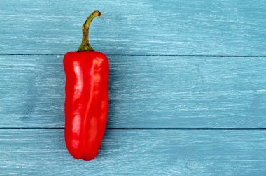 Mavi kırmızı biber