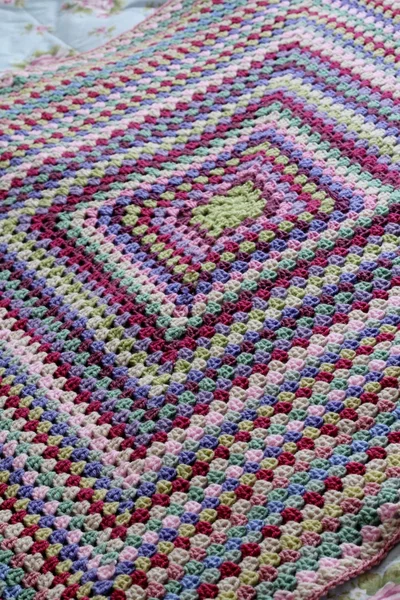 Vintage colored crochet afghan — Stock Photo, Image