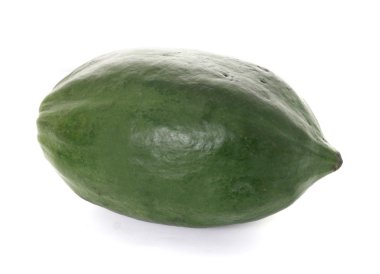 beyaz zemin üzerinde ham papaya