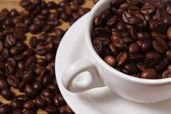 A Cup of Robusta Coffee Beans — Stock Photo, Image