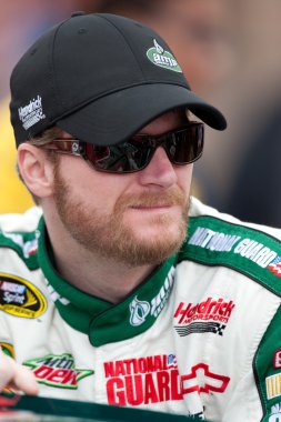 Auto club speedway fontana içinde