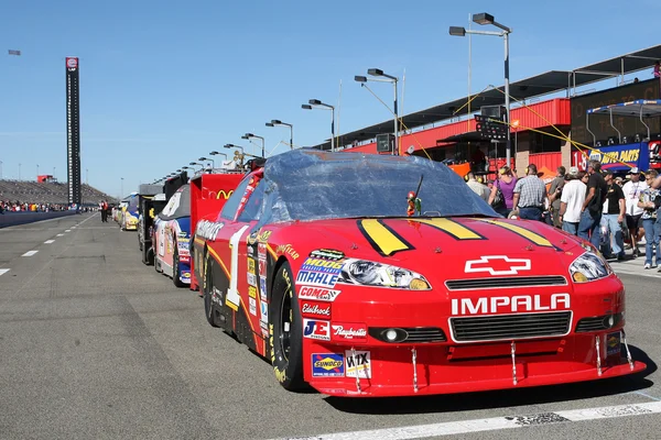 Auto club speedway fontana içinde
