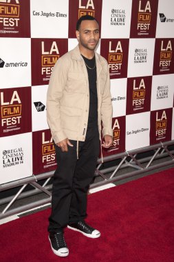 Troy curvey III los angeles film festival galası geldi